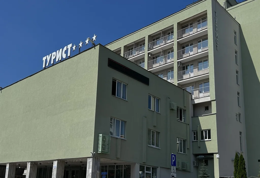 ДЕЛЮКС (1 ДВУСПАЛЬНАЯ КРОВАТЬ)
